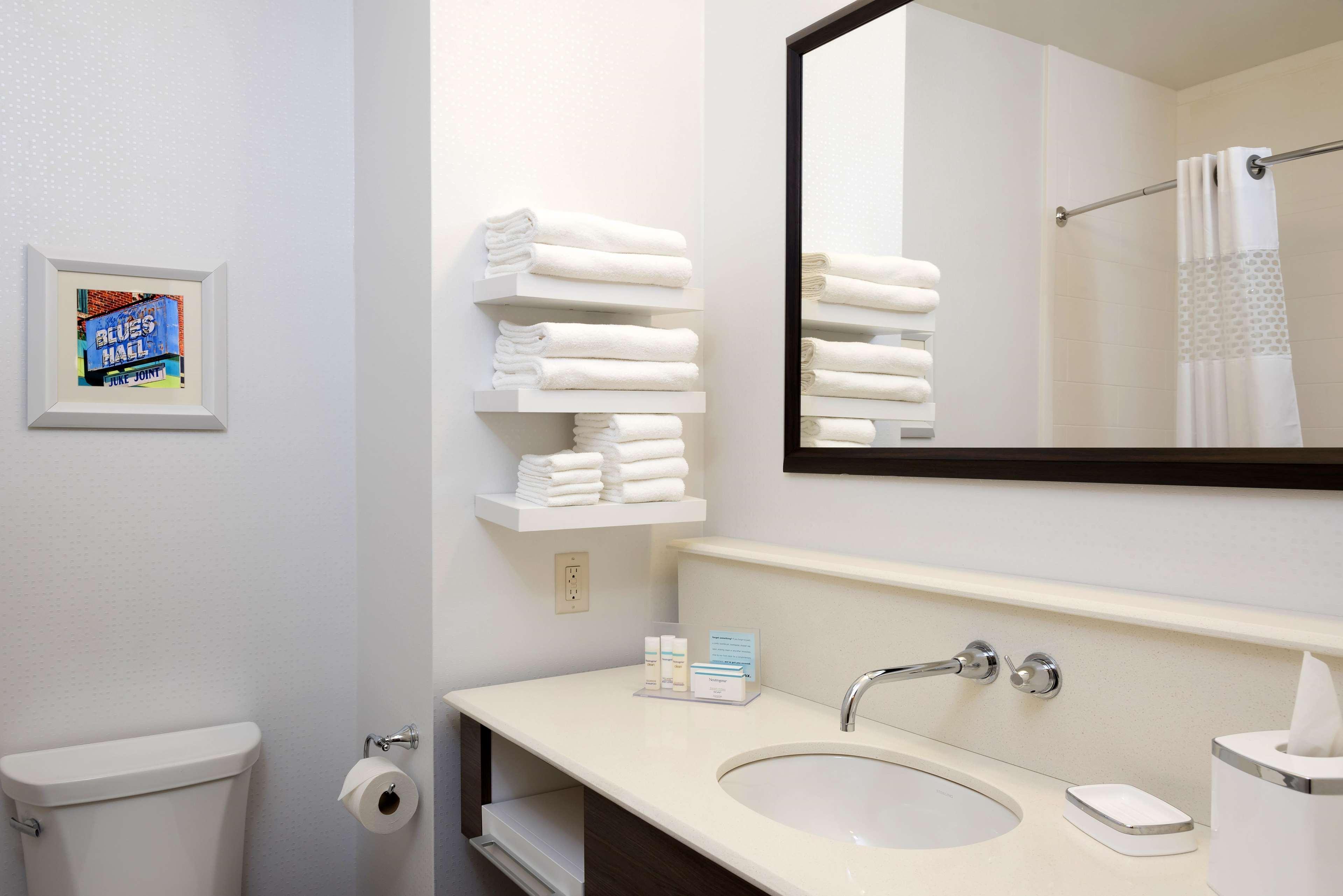 Hampton Inn Kalamazoo Buitenkant foto