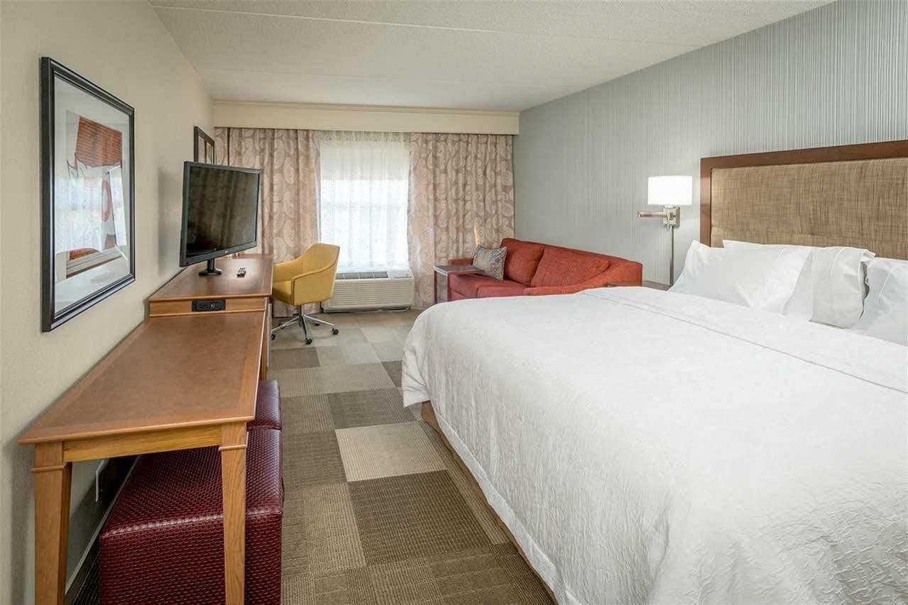 Hampton Inn Kalamazoo Buitenkant foto